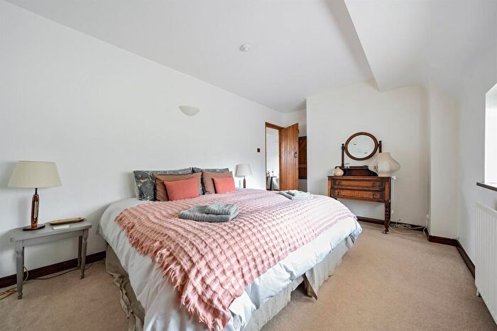 5 Bedroom House To Rent In Threals Lane, West Chiltington, Pulborough, RH20
