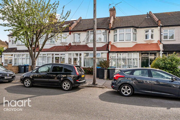 3 Bedroom Terraced House For Sale In Pagehurst Road, Croydon, CR0
