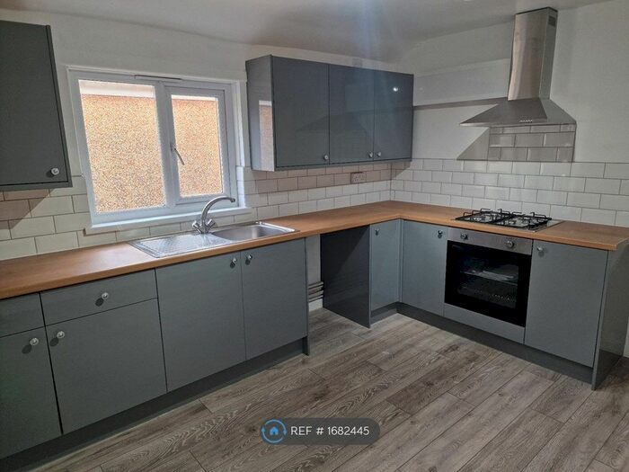 2 Bedroom Flat To Rent In Bute Street, Treherbert, Treorchy, CF42