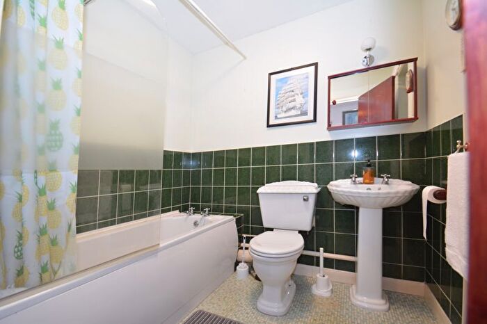 1 Bedroom Flat For Sale In Canterbury Road, Sittingbourne, ME10
