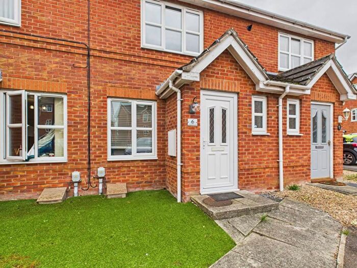 2 Bedroom Terraced House For Sale In Briarwood Close, Hull, HU7