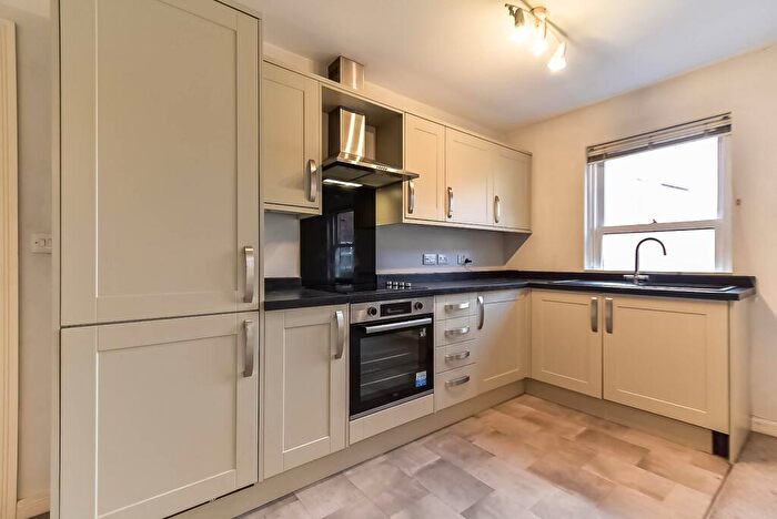 2 Bedroom Flat To Rent In Prestongate, Hessle, East Yorkshire, HU13