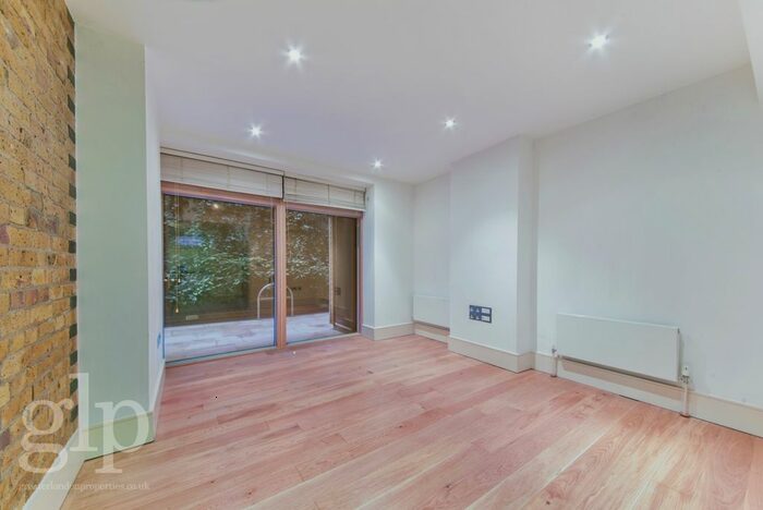 1 Bedroom Flat To Rent In Mercer Street, London, Greater London, WC2H