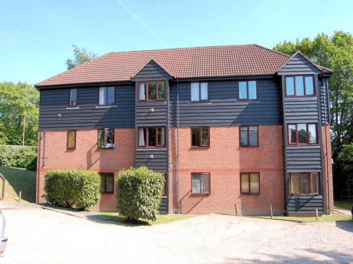 1 Bedroom Flat To Rent In Fairview Gardens, Farnham, GU9