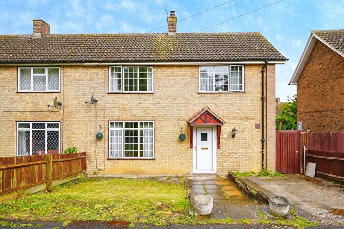 3 Bedroom Semi-Detached House For Sale In Springhill Road, Grendon Underwood, Aylesbury, HP18