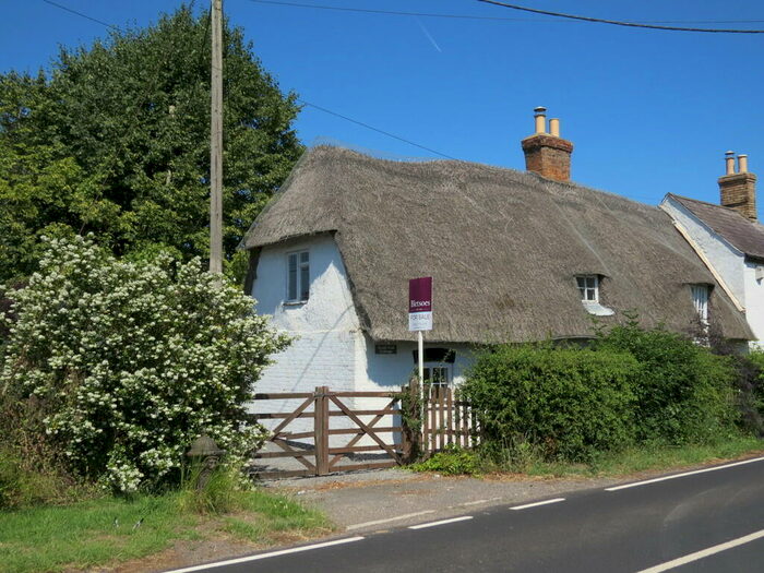 1 Bedroom Cottage For Sale In Mill Road, Thurleigh, MK44