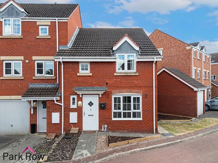 3 Bedroom End Of Terrace House For Sale In The Haywain, South Milford, Leeds, LS25
