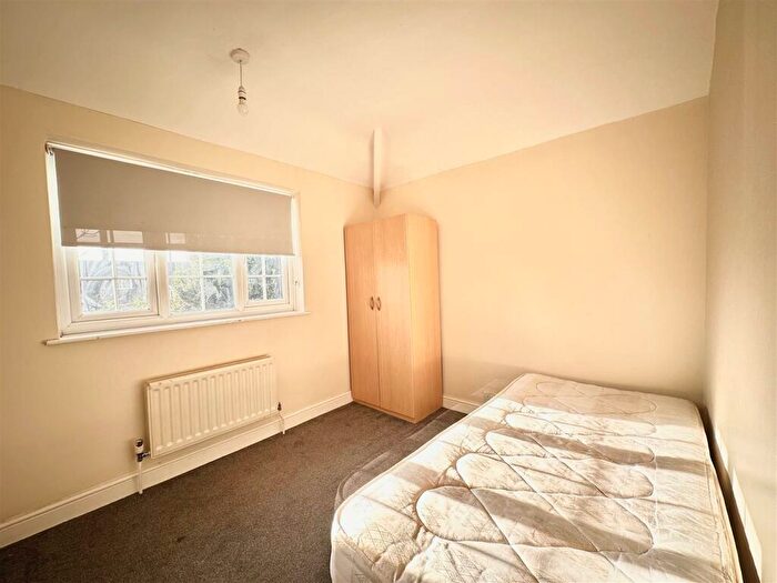 2 Bedroom Apartment To Rent In East End Road, Finchley, N3