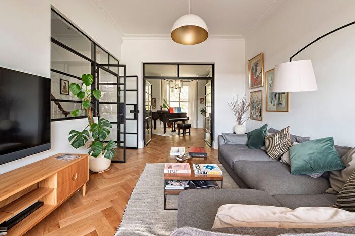 5 Bedroom Terraced House For Sale In Hammersmith Grove, Brackenbury, W6