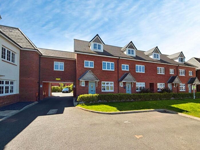 4 Bedroom Town House For Sale In Collier Court, Little Sutton, CH66