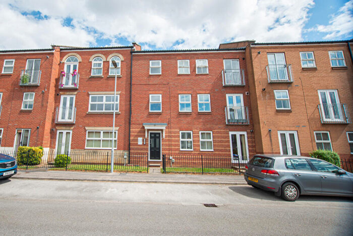 3 Bedroom Flat To Rent In Apartment Plimsoll Way, HU9