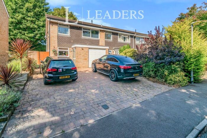 4 Bedroom End Of Terrace House To Rent In St Johns Court, AL1