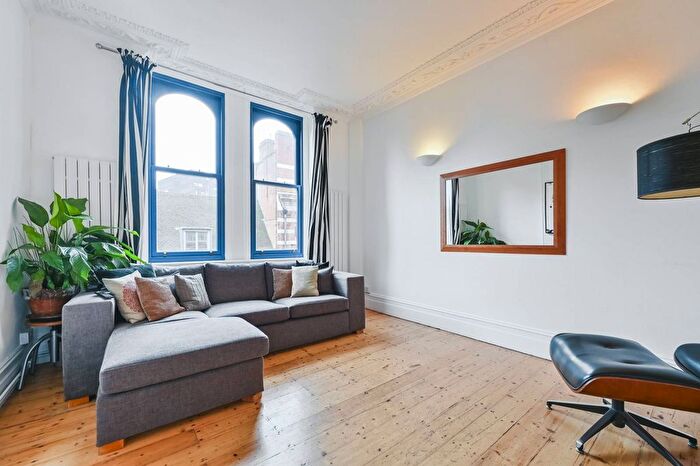 1 Bedroom Flat For Sale In Charing Cross Road, West End, London, WC2H