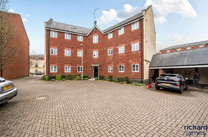 2 Bedroom Flat For Sale In Birkdale CLose, Swindon, SN25