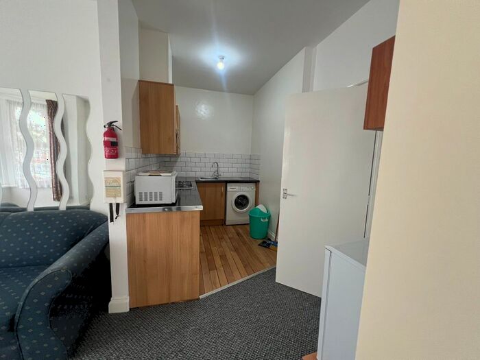 1 Bedroom Flat To Rent In Wellwood Road, Ilford, IG3