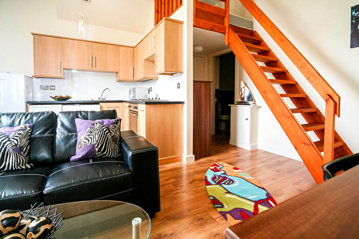 1 Bedroom Flat To Rent In Burley Road, Leeds, LS3