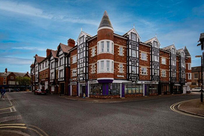 2 Bedroom Penthouse To Rent In Pleasant Court, FY8