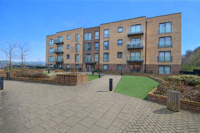 1 Bedroom Flat For Sale In Stirling Drive, Luton, Bedfordshire, LU2