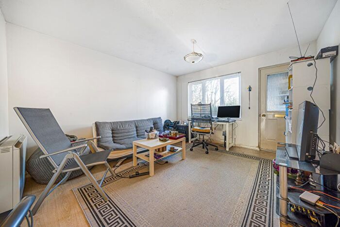 1 Bedroom Flat For Sale In Kidlington, Oxfordshire, OX5
