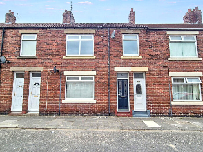 3 Bedroom Flat For Sale In Northbourne Road, Jarrow, Tyne And Wear, NE32