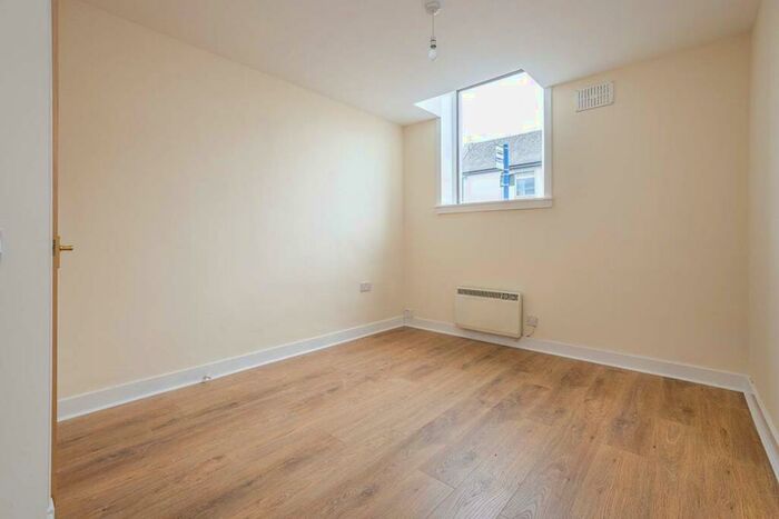 2 Bedroom Flat To Rent In Grahams Road, Falkirk, Stirlingshire, FK2