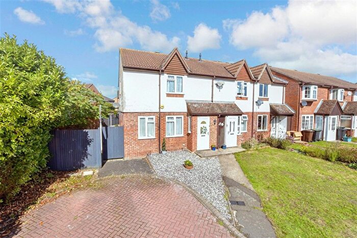 3 Bedroom End Terrace House For Sale In Marlowe Road, Poets Development, Larkfield, Kent, ME20