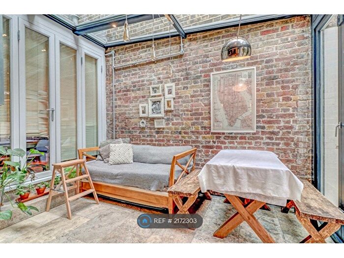 3 Bedroom Flat To Rent In Winchester Street, London, SW1V