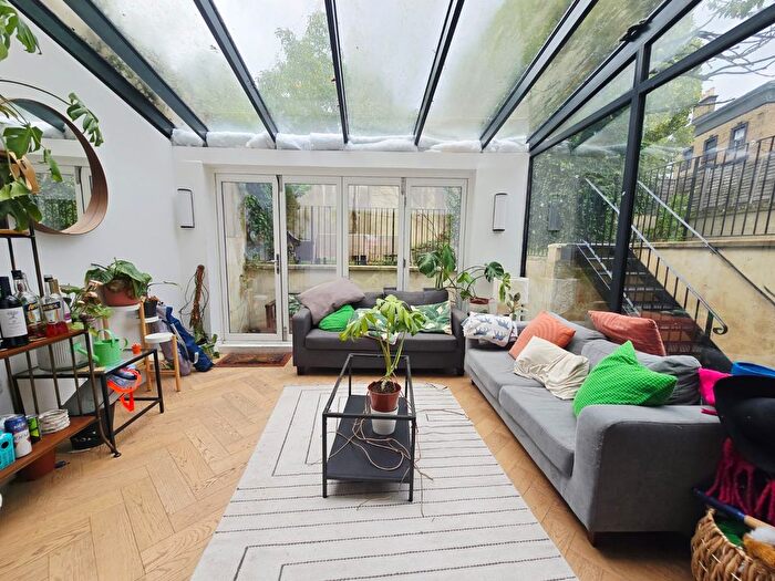 6 Bedroom Terraced House To Rent In Beacon Hill, London, N7