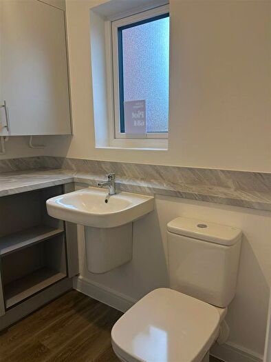 2 Bedroom End Of Terrace House To Rent In Scotney Drive, Dartford, DA9