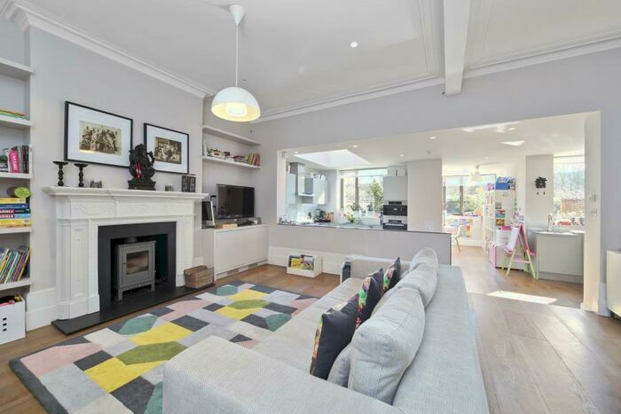 6 Bedroom Terraced House To Rent In Keyes Road, Mapesbury, NW2