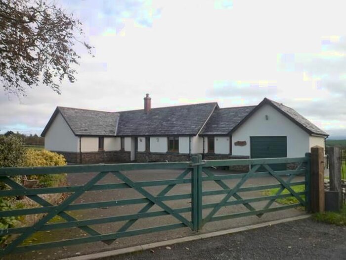 3 Bedroom Bungalow To Rent In Yeomadon, Pyworthy, EX22