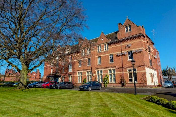 2 Bedroom Apartment To Rent In The Manor House, Avenue Road, Leamington Spa, CV31