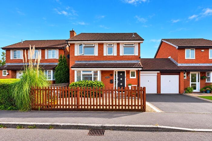 3 Bedroom Detached House For Sale In Bishops Road, Abbeymead, Gloucester, GL4