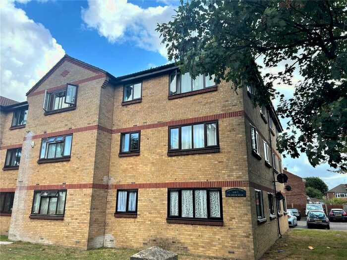 Studio To Rent In The Cloisters, Erith Road, Bexleyheath, Kent, DA7