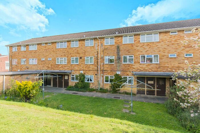 2 Bedroom Flat To Rent In Parkside, Totton, Southampton, SO40