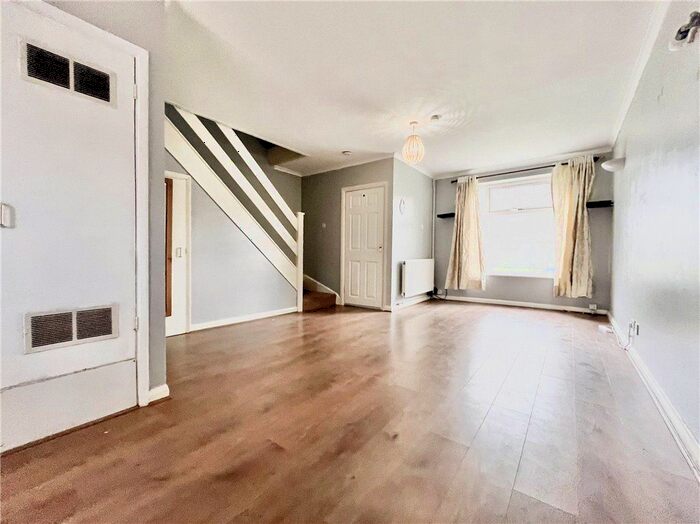 3 Bedroom End Of Terrace House To Rent In Regency Mews, Isleworth, TW7