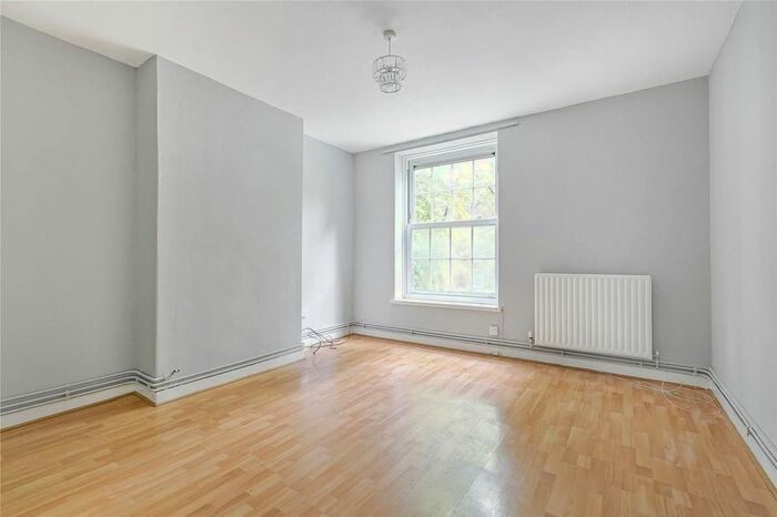 2 Bedroom Flat To Rent In Farnley House, Union Grove, London, SW8