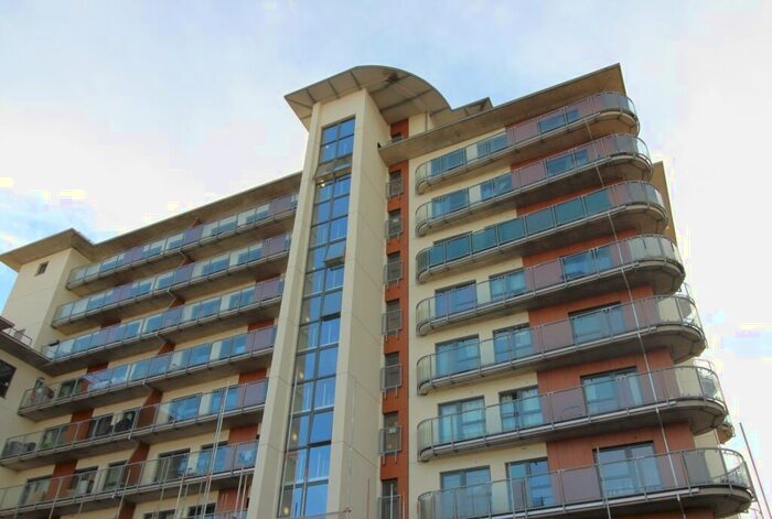 2 Bedroom Flat To Rent In Atlanta Boulevard, Romford, Essex, RM1