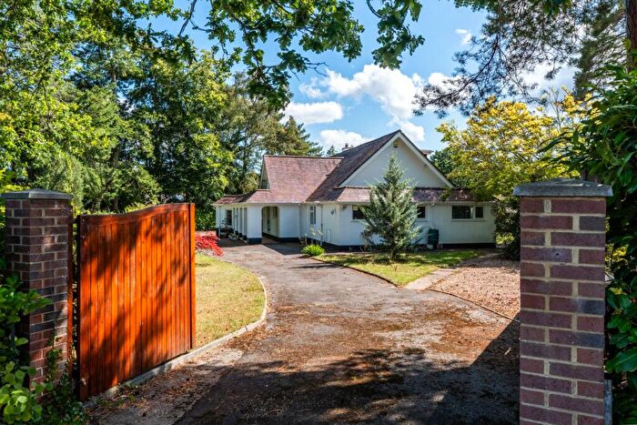 4 Bedroom Bungalow For Sale In Moorlands Road, West Moors, Ferndown, Dorset, BH22