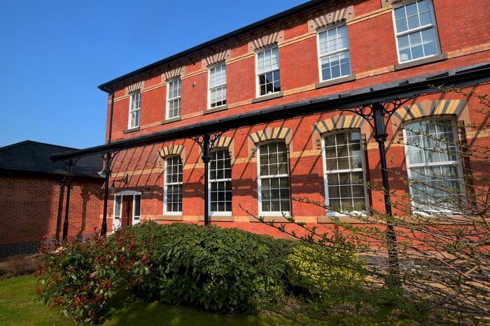 2 Bedroom Flat To Rent In Kensington Square, Macclesfield, SK10