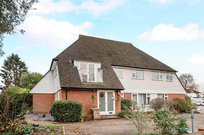 2 Bedroom Maisonette For Sale In Walton Road, Walton On Thames, Surrey, KT12