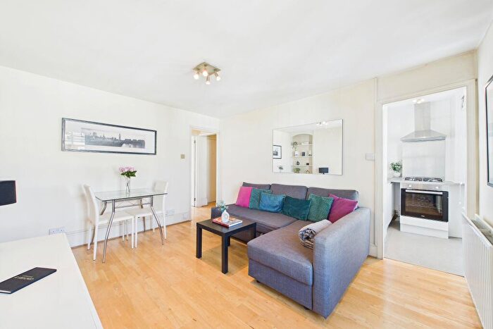 1 Bedroom Apartment To Rent In Gunter Grove, Chelsea, London, SW10