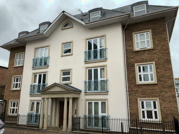 Apartment To Rent In High Street, London, Crouch End, N8