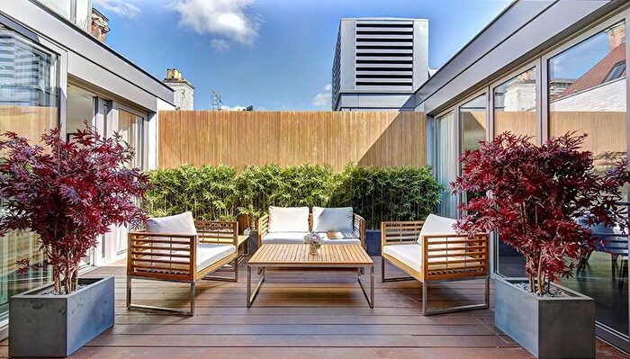 2 Bedroom Flat To Rent In Duke Street, Mayfair, W1K