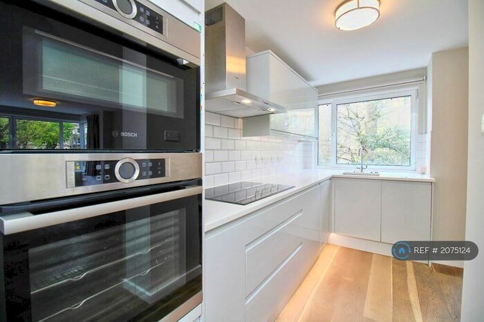 3 Bedroom Flat To Rent In The Drive, Hove, BN3