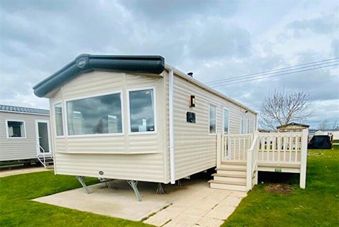 2 Bedroom Park Home For Sale In Tattershall Lakes Country Park – Lincolnshire, LN4