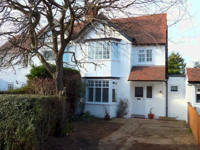 3 Bedroom Semi-Detached House To Rent In Maidenhead Road, Stratford-Upon-Avon, CV37