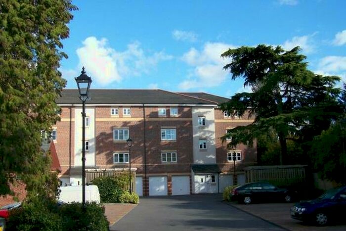 1 Bedroom Flat To Rent In Bosworth Court, Burnham, SL1
