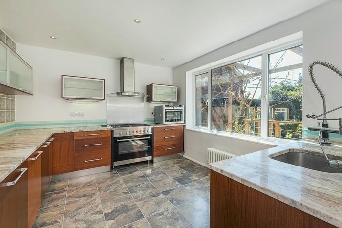 4 Bedroom Detached House To Rent In Gatehouse Close, Coombe, Kingston Upon Thames, KT2