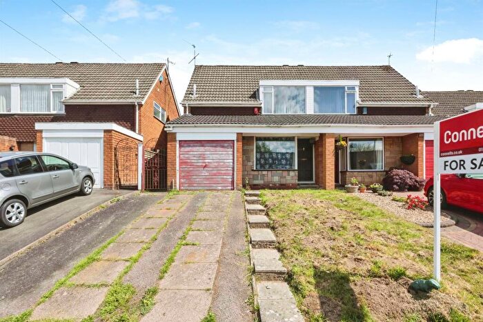 3 Bedroom Semi-Detached House For Sale In Honeybourne Road, Halesowen, B63